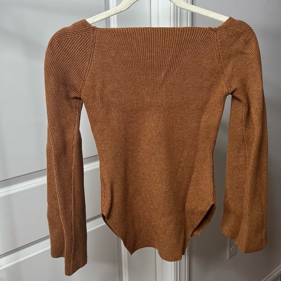 Long Sleeve Sweater Top - Picture 2 of 2